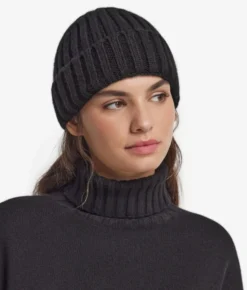 Berretto in cashmere con interno in seta