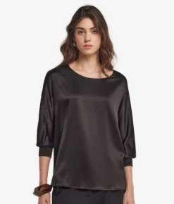 Blusa girocollo in seta