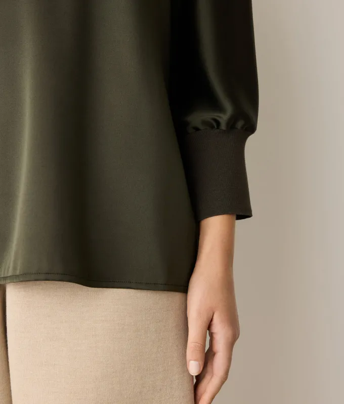 Blusa girocollo in seta