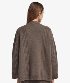 Cappa con lavorazione a trecce in Cashmere Ultrasoft