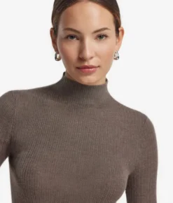 Dolcevita a costina in Cashmere Ultrafine