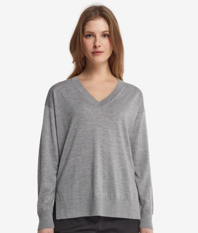 Maglia con scollo a V e spacchi in Cashmere Ultrafine