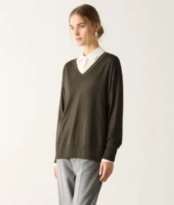 Maglia con scollo a V e spacchi in Cashmere Ultrafine