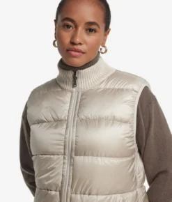 Piumino smanicato reversibile con intreccio in cashmere