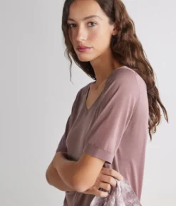 T-shirt scollo a V in seta